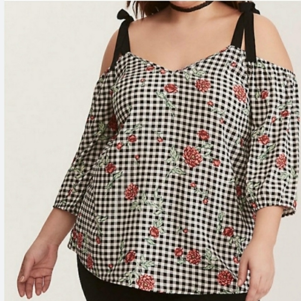 TORRID GINGHAM FLORAL PRINT COLD SHOULDER BLOUSE..SIZE:1